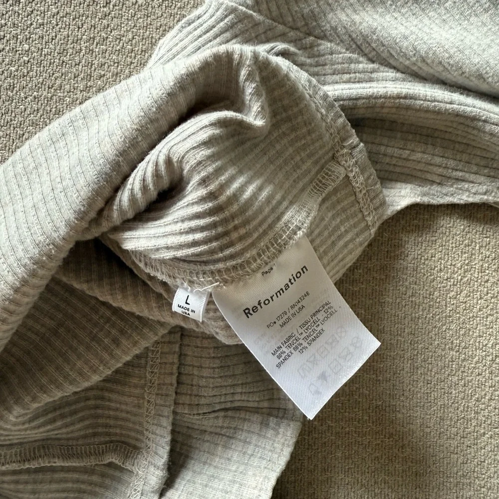 Reformation Light Gray Ribbed Crop Top Y2K
